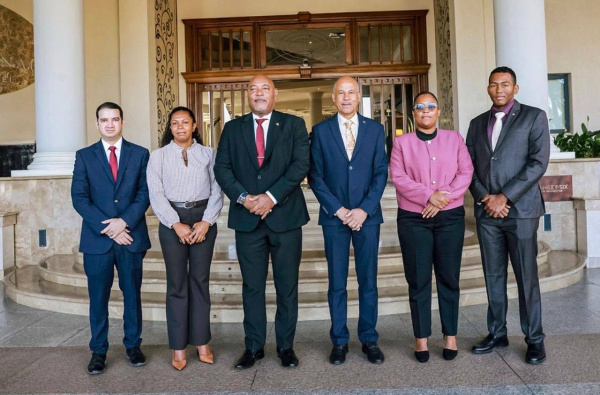 Minister Camille Attends Contact Group Meeting and Holds Bilateral Discussions in Mauritius